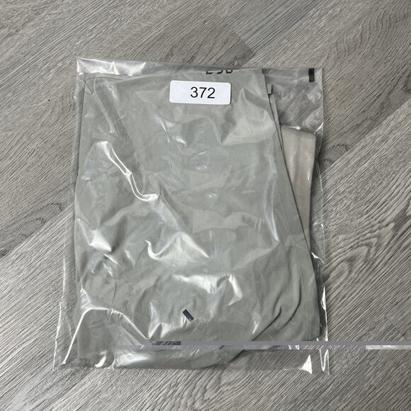 Lululemon License to Train Short 7” Linerless Size Large Vapor Light Gray - Picture 7 of 7